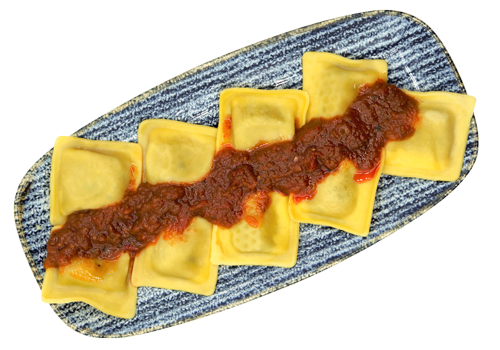 Raviolaccio carne a la brasa con salsa napolitana