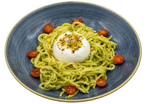 Spaghetti al pesto con burrata y pistachos